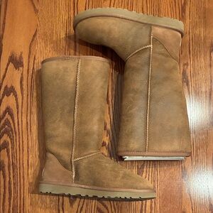 UGG RARE tall bomber boots- Shearling Interior